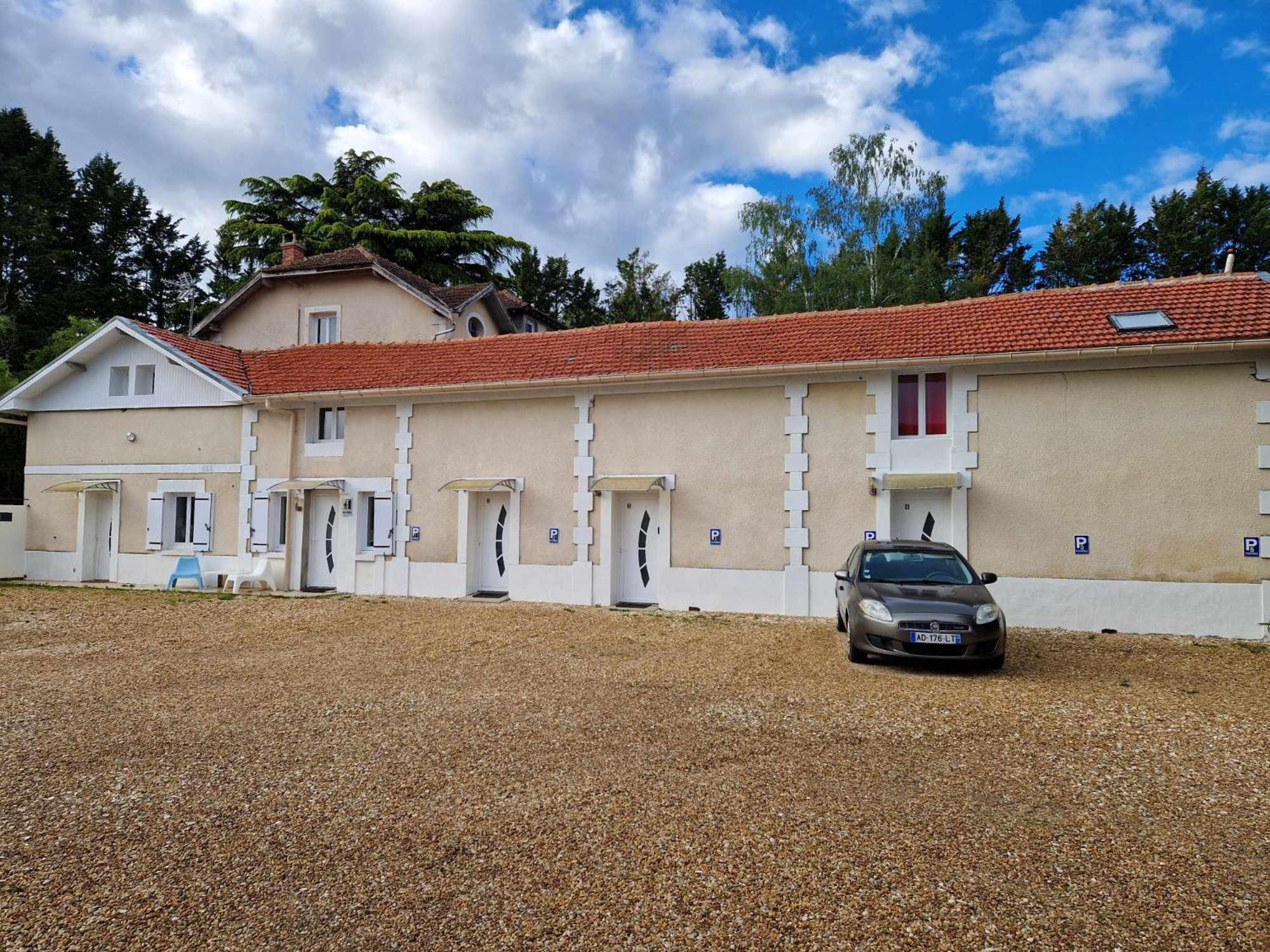 09 - Joli Neuf Avec Vue Sur Jardin Arboré Et Parking Privatif Gratuit * Razac-sur-lʼIsle
