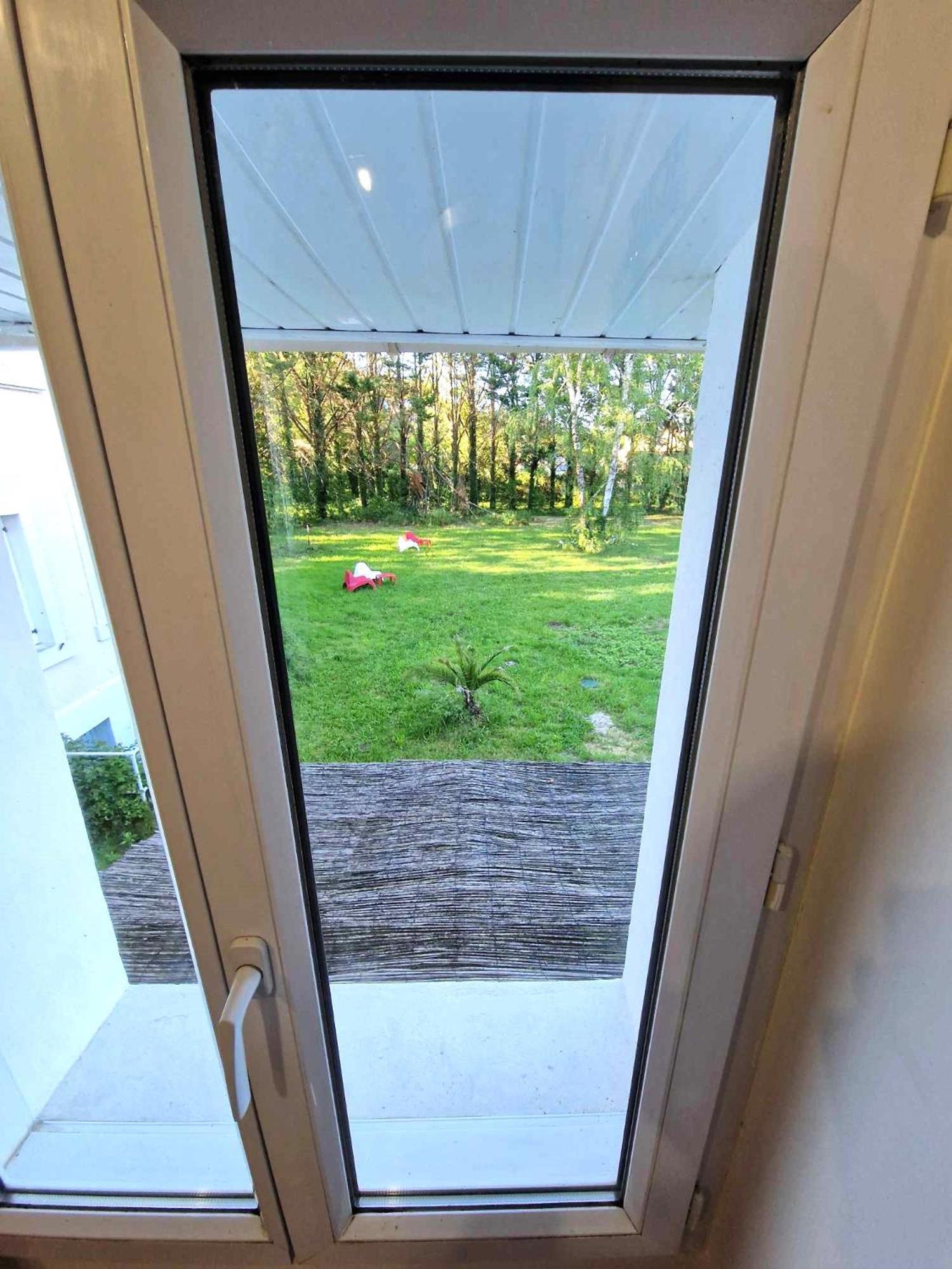 09 - Joli Neuf Avec Vue Sur Jardin Arboré Et Parking Privatif Gratuit Razac-sur-lʼIsle